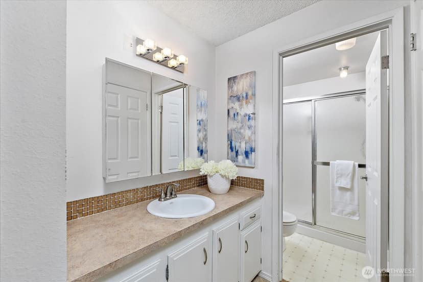 Property photo for 17202 Sealawn Place, Edmonds photo 17