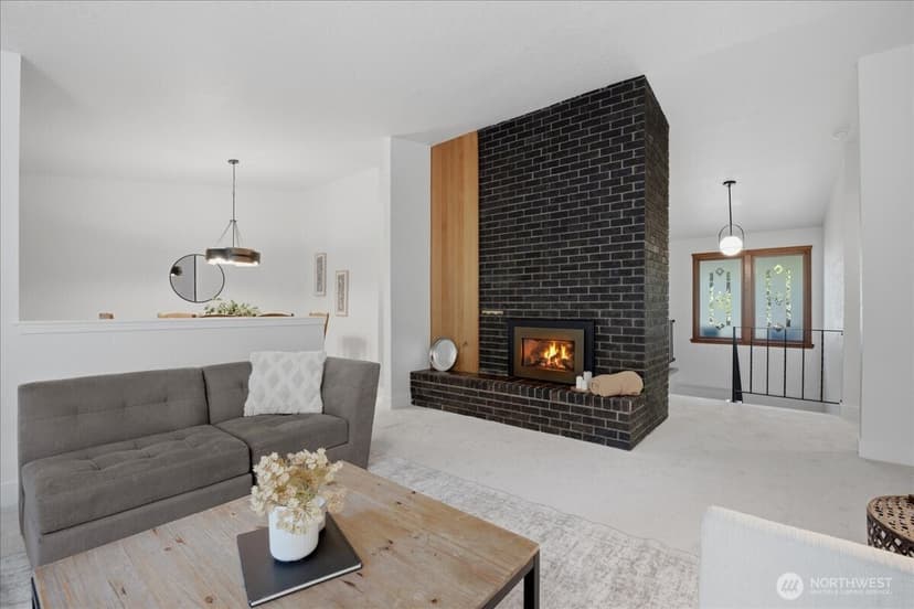 Property photo for 20215 41st Place NE, Lake Forest Park photo 6
