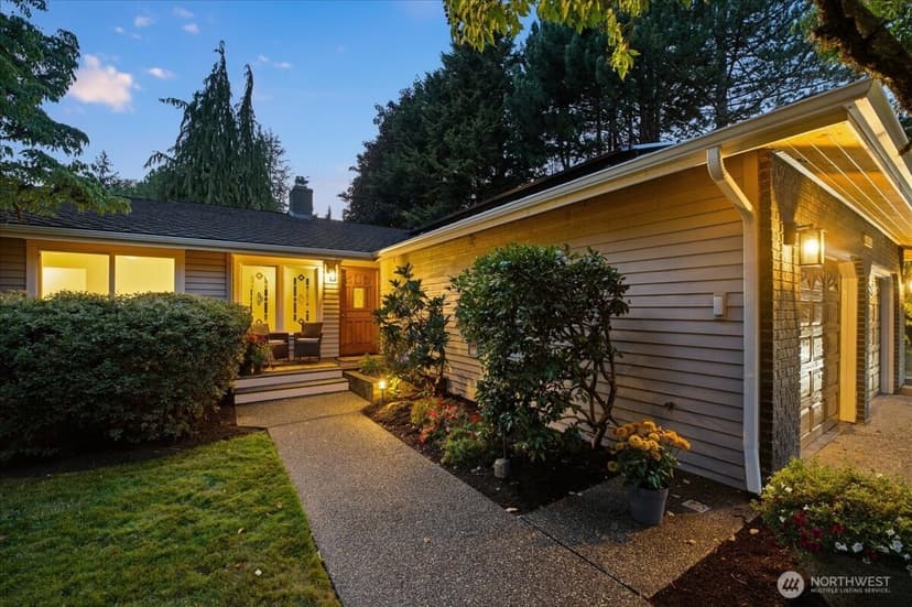 Property photo for 20215 41st Place NE, Lake Forest Park photo 2