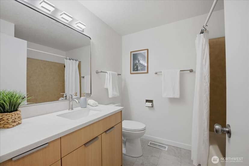 Property photo for 20215 41st Place NE, Lake Forest Park photo 20