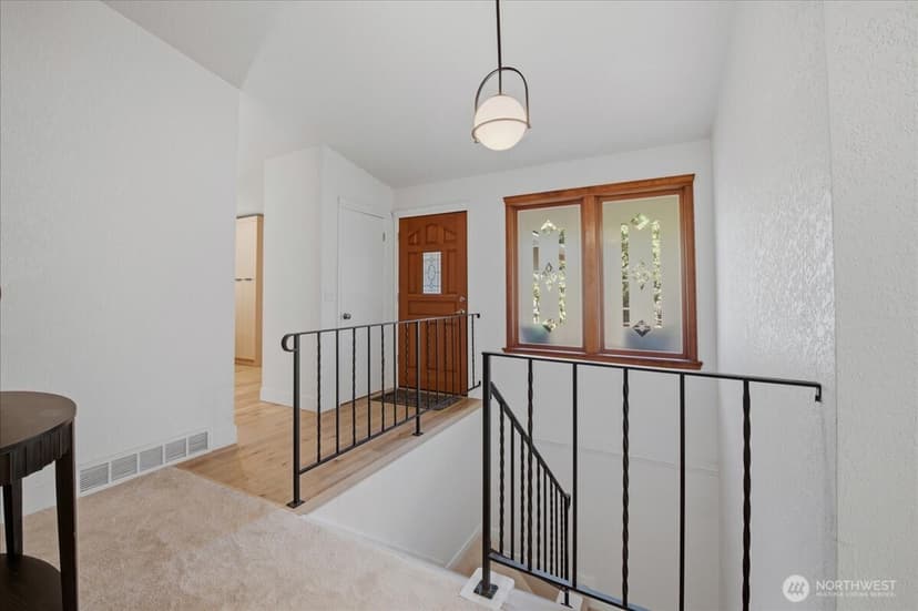 Property photo for 20215 41st Place NE, Lake Forest Park photo 3