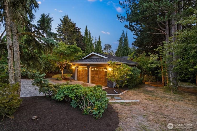 Property photo for 20215 41st Place NE, Lake Forest Park photo 32
