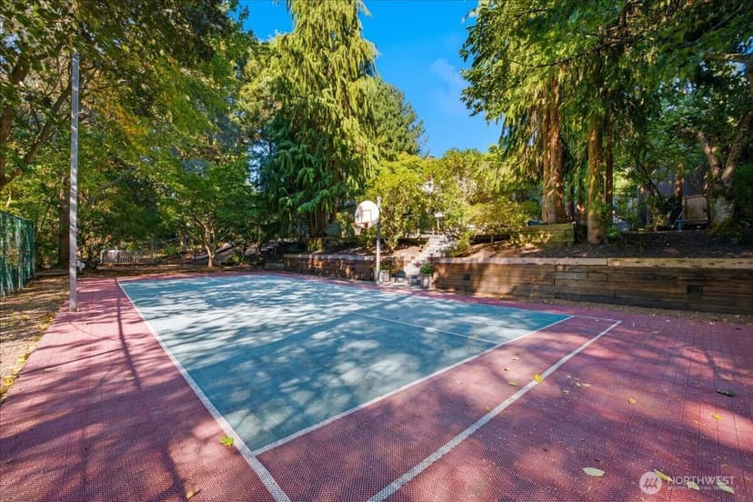 Property photo for 20215 41st Place NE, Lake Forest Park photo 30