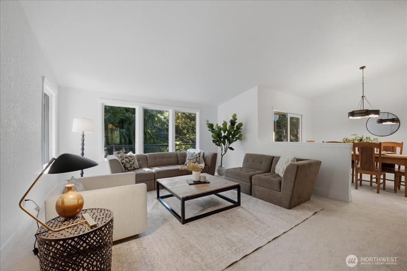 Property photo for 20215 41st Place NE, Lake Forest Park photo 4