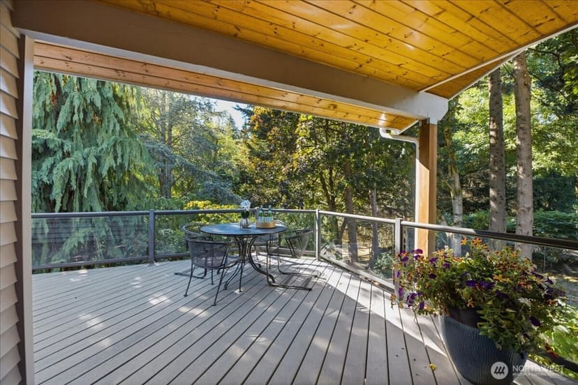 Property photo for 20215 41st Place NE, Lake Forest Park photo 23