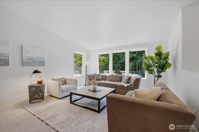 Property photo for 20215 41st Place NE, Lake Forest Park photo 5
