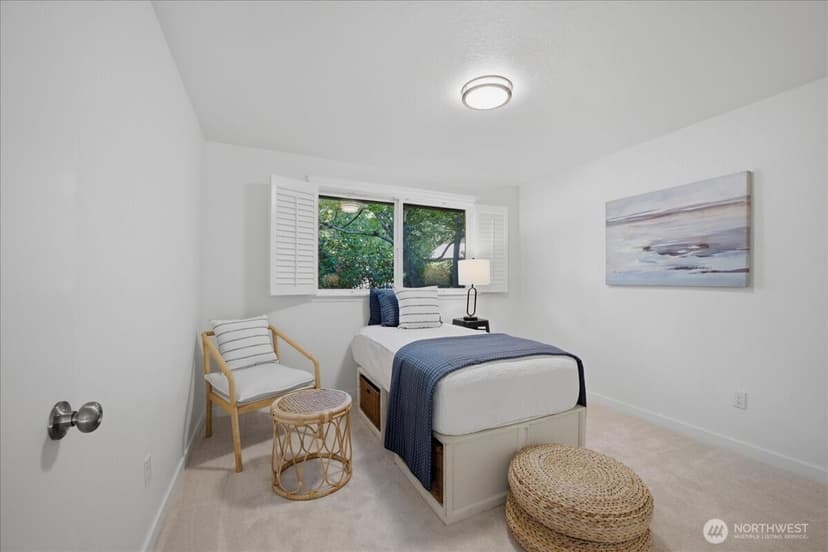 Property photo for 20215 41st Place NE, Lake Forest Park photo 14