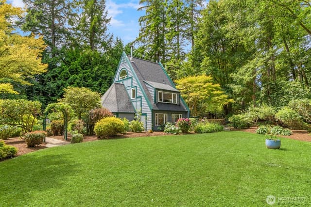 Property photo for 12231 Sunrise Drive NE, Bainbridge Island photo 2
