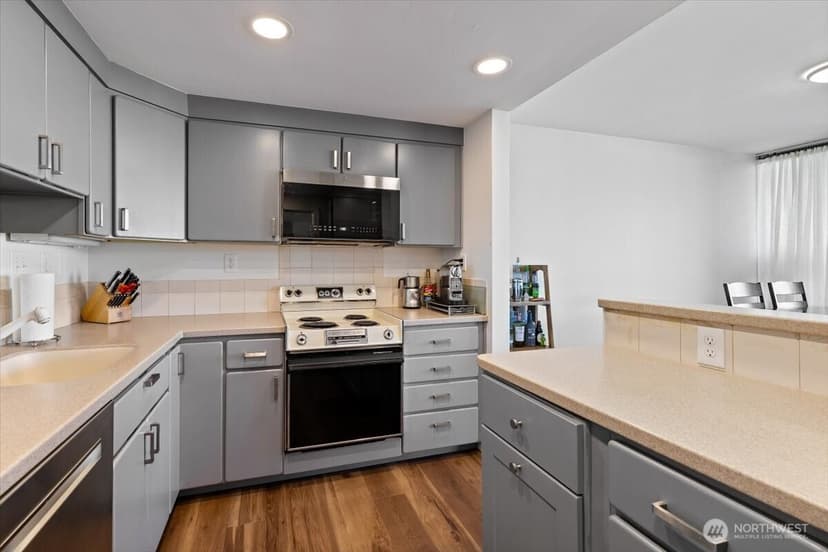 Property photo for 6535 Seaview Avenue NW #305B, Seattle photo 15