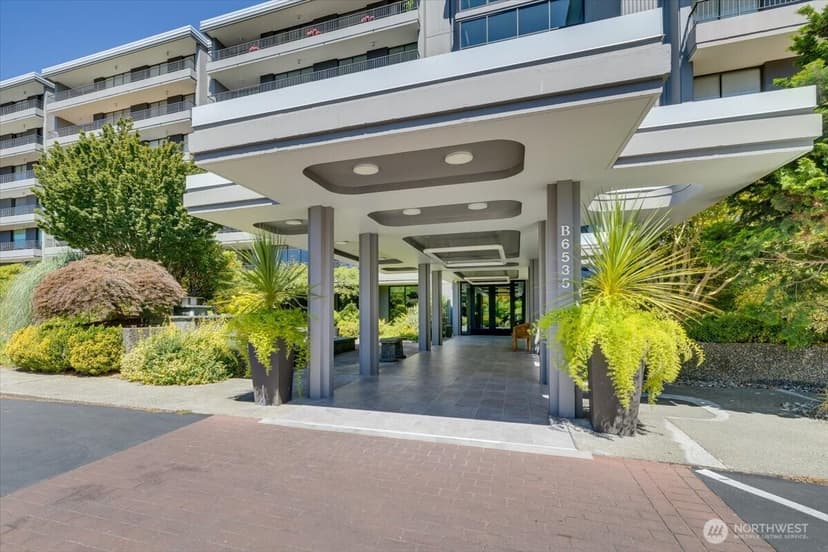 Property photo for 6535 Seaview Avenue NW #305B, Seattle photo 3