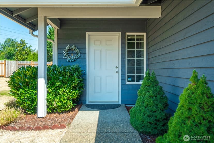 Property photo for 1430 SW 352nd Court, Federal Way photo 3