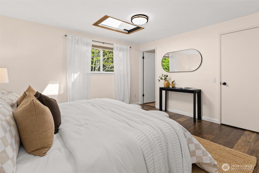 Property photo for 16570 SE 19th Street, Bellevue photo 13