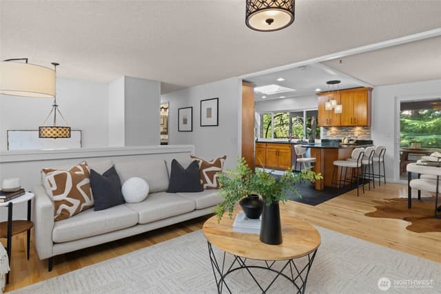 Property photo for 16570 SE 19th Street, Bellevue photo 2