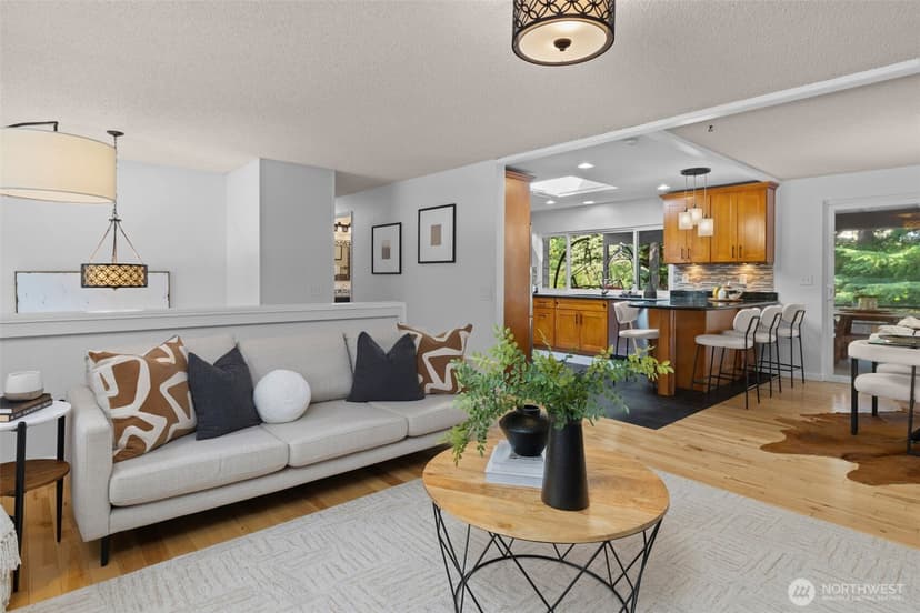 Property photo for 16570 SE 19th Street, Bellevue photo 2