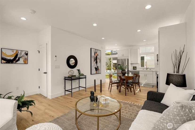 Property photo for 9251 Palatine Avenue N #C, Seattle photo 3