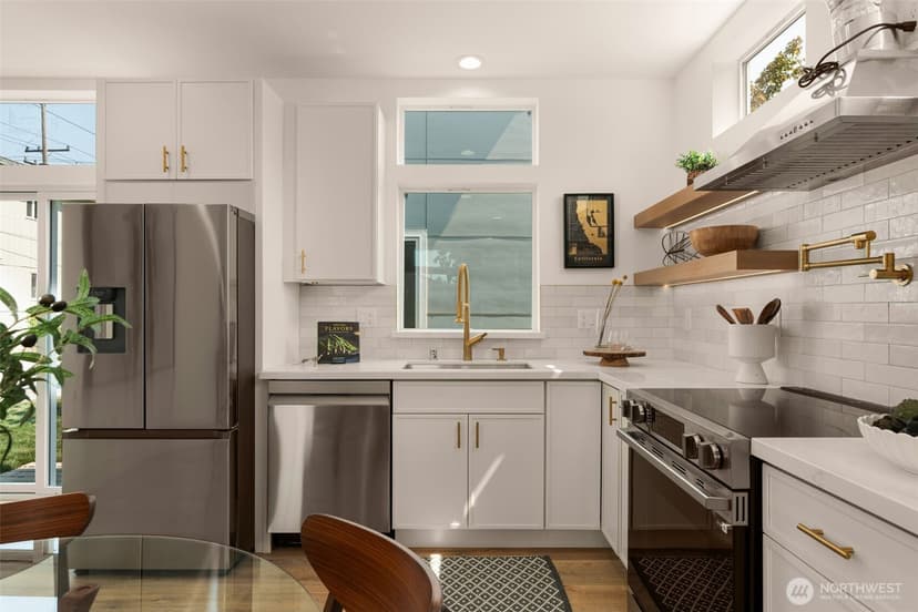 Property photo for 9251 Palatine Avenue N #C, Seattle photo 6