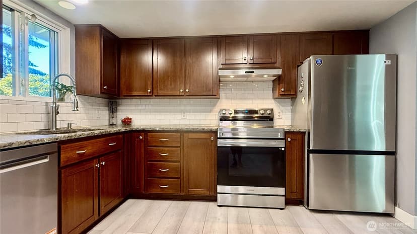 Property photo for 22045 Peter Grubb Road SE, Renton photo 8