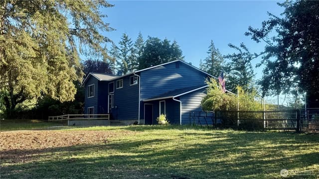 Property photo for 22045 Peter Grubb Road SE, Renton photo 2