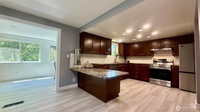 Property photo for 22045 Peter Grubb Road SE, Renton photo 11