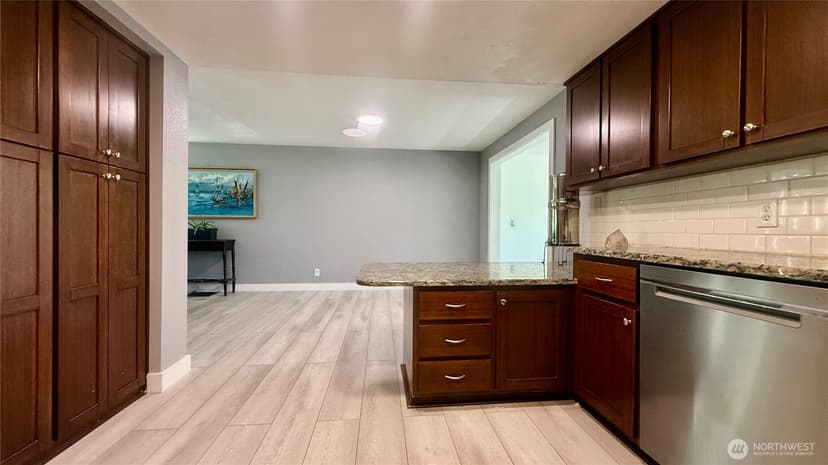 Property photo for 22045 Peter Grubb Road SE, Renton photo 10