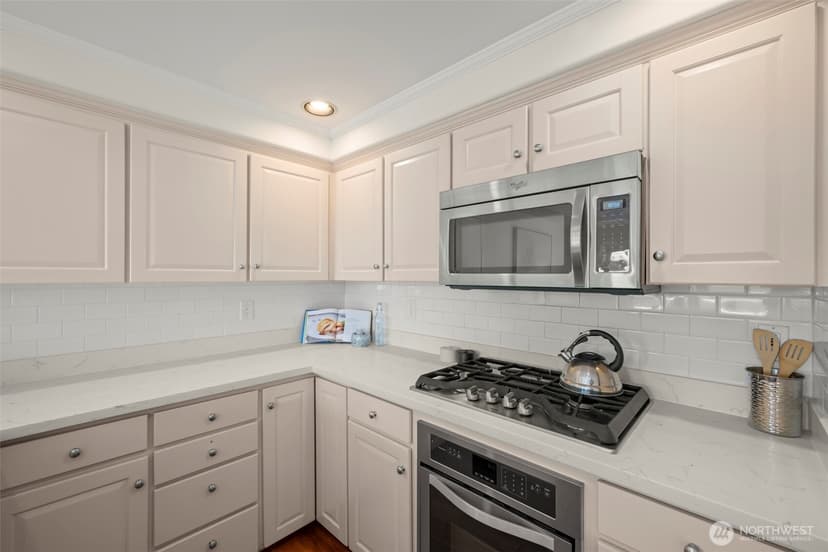 Property photo for 2167 Dexter Avenue N #402, Seattle photo 10