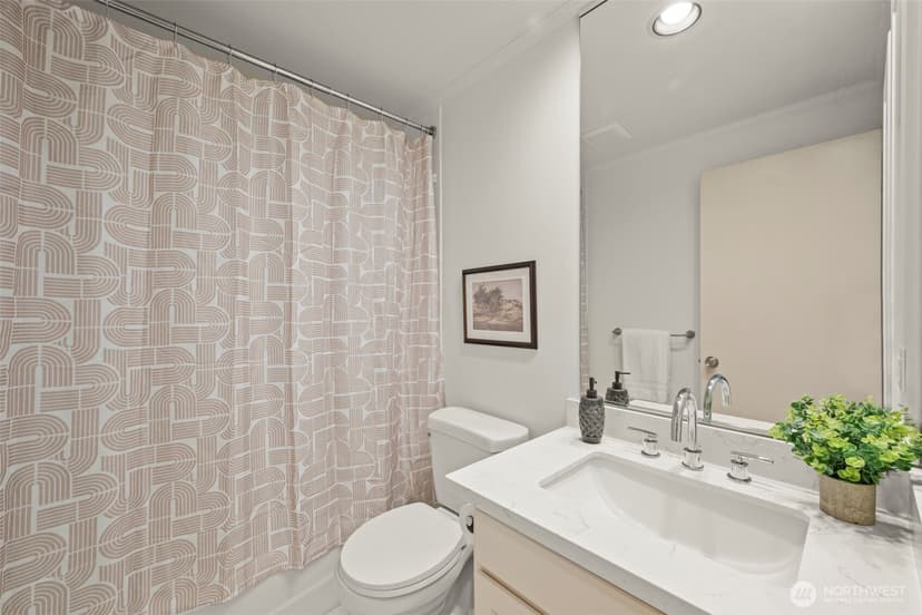Property photo for 2167 Dexter Avenue N #402, Seattle photo 22