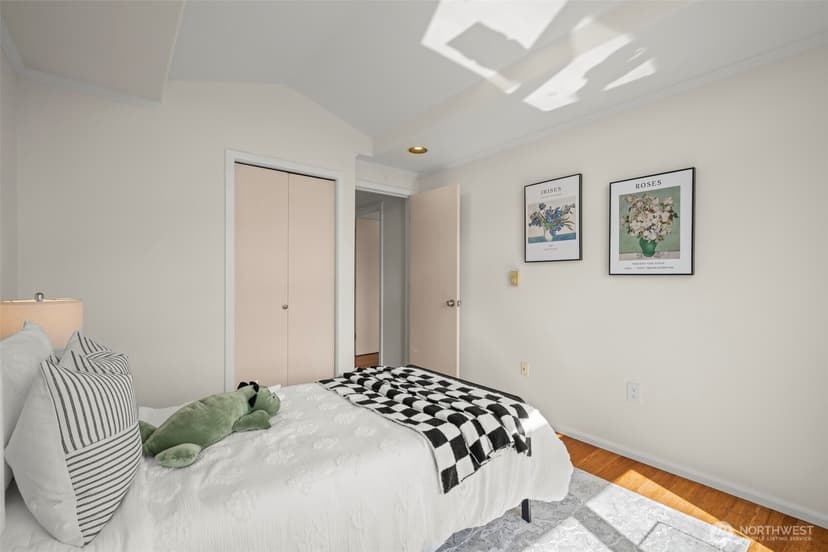 Property photo for 2167 Dexter Avenue N #402, Seattle photo 20