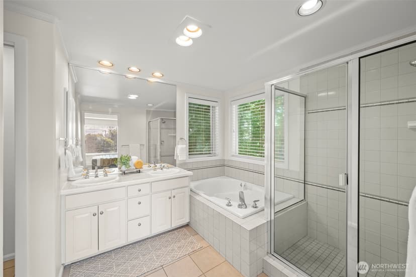 Property photo for 2167 Dexter Avenue N #402, Seattle photo 16
