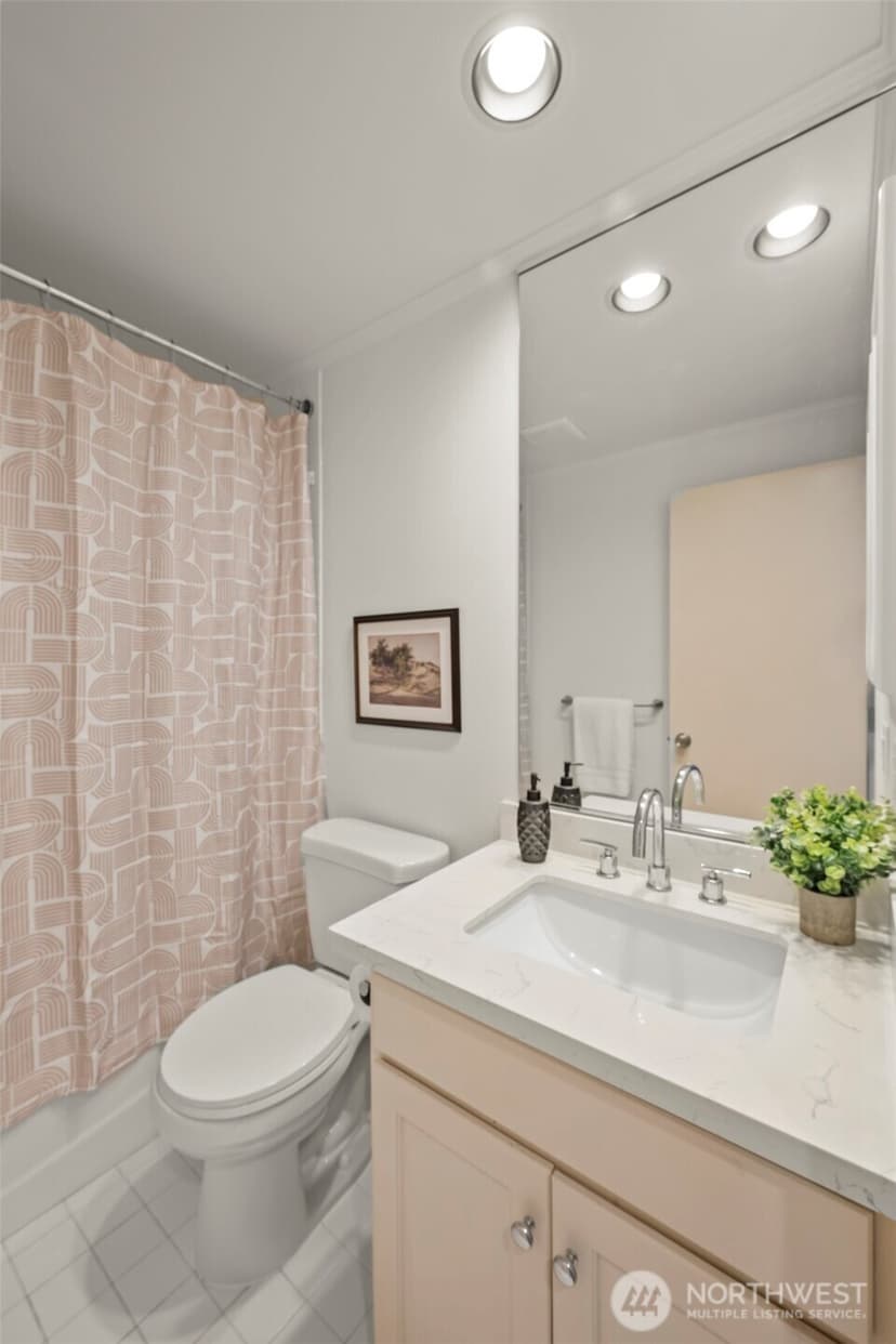 Property photo for 2167 Dexter Avenue N #402, Seattle photo 23