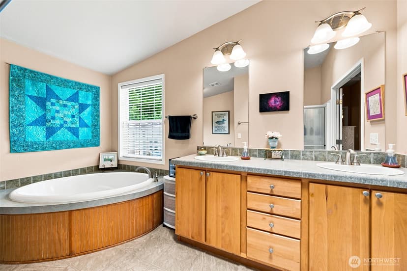 Property photo for 700 Island Circle SE, Ocean Shores photo 20
