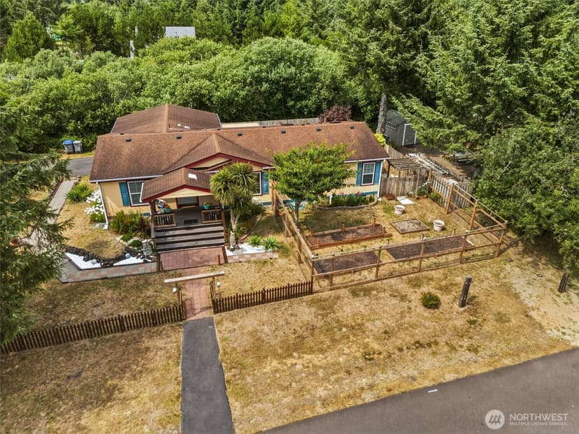 Property photo for 700 Island Circle SE, Ocean Shores photo 32
