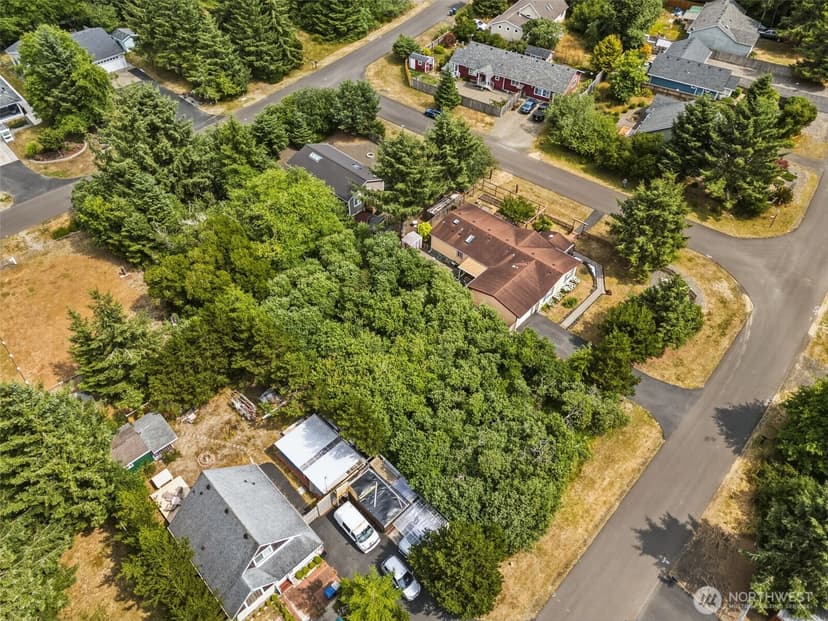 Property photo for 700 Island Circle SE, Ocean Shores photo 35