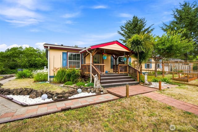 Property photo for 700 Island Circle SE, Ocean Shores photo 4