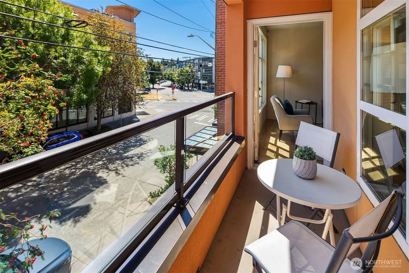 Property photo for 410 NE 70th Street #204, Seattle photo 8