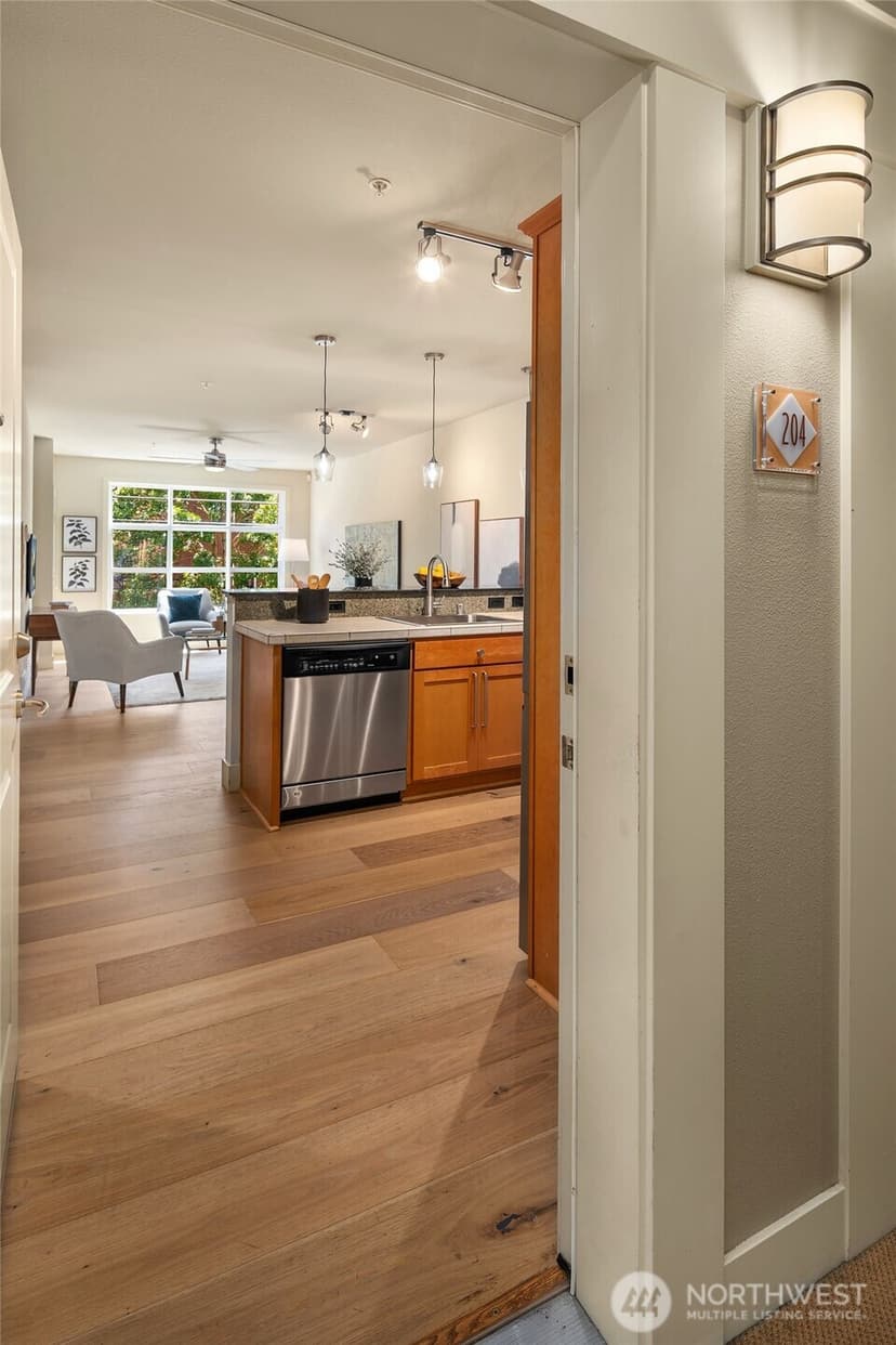 Property photo for 410 NE 70th Street #204, Seattle photo 25
