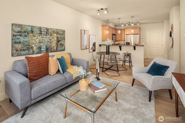Property photo for 410 NE 70th Street #204, Seattle photo 4