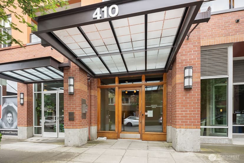 Property photo for 410 NE 70th Street #204, Seattle photo 2