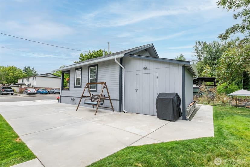 Property photo for 845 3rd Avenue NW, Issaquah photo 4