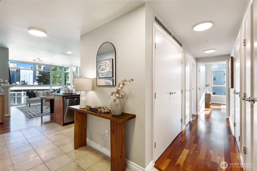 Property photo for 1420 Terry Avenue #1108, Seattle photo 4