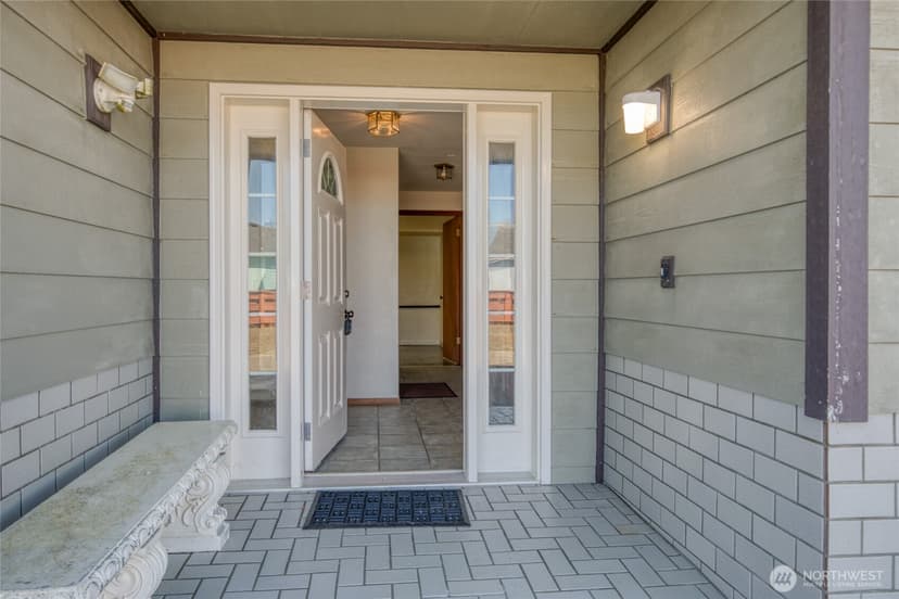 Property photo for 1497 E Ocean Shores Boulevard SW, Ocean Shores photo 2