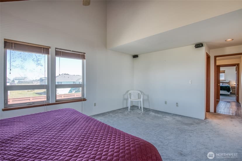 Property photo for 1497 E Ocean Shores Boulevard SW, Ocean Shores photo 25