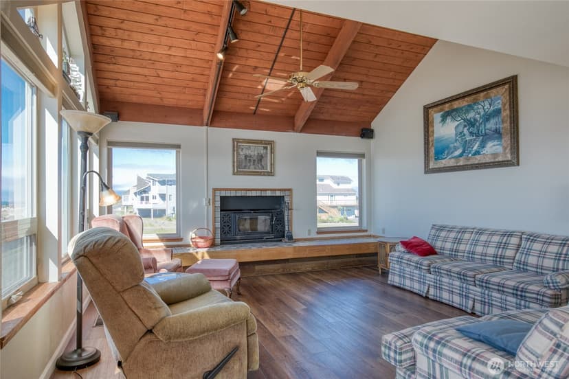 Property photo for 1497 E Ocean Shores Boulevard SW, Ocean Shores photo 11