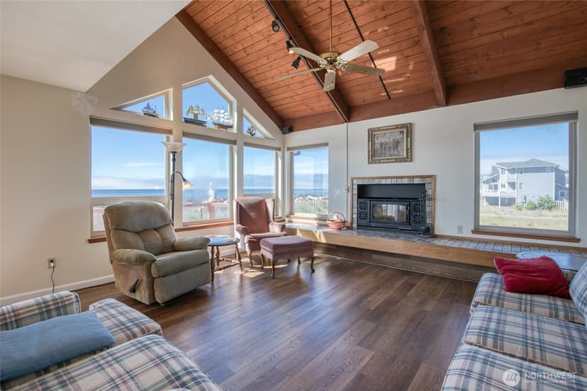 Property photo for 1497 E Ocean Shores Boulevard SW, Ocean Shores photo 9