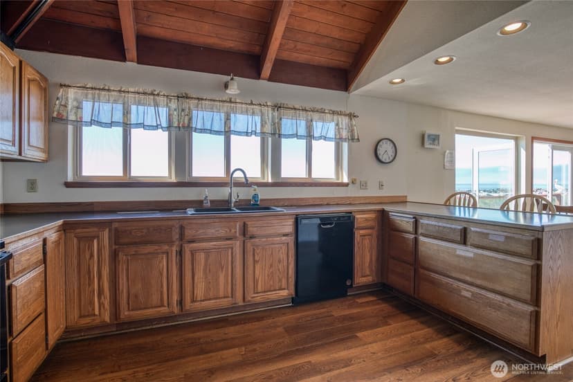 Property photo for 1497 E Ocean Shores Boulevard SW, Ocean Shores photo 19