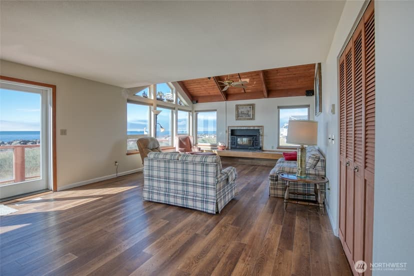 Property photo for 1497 E Ocean Shores Boulevard SW, Ocean Shores photo 8
