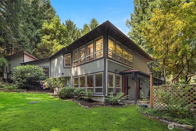 Property photo for 11469 Kallgren Road NE, Bainbridge Island photo 4