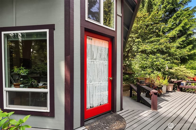 Property photo for 11469 Kallgren Road NE, Bainbridge Island photo 10