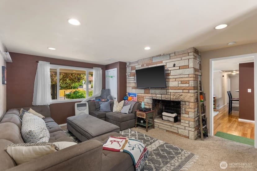 Property photo for 10301 NE 136th Place, Kirkland photo 26