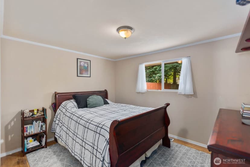 Property photo for 10301 NE 136th Place, Kirkland photo 23