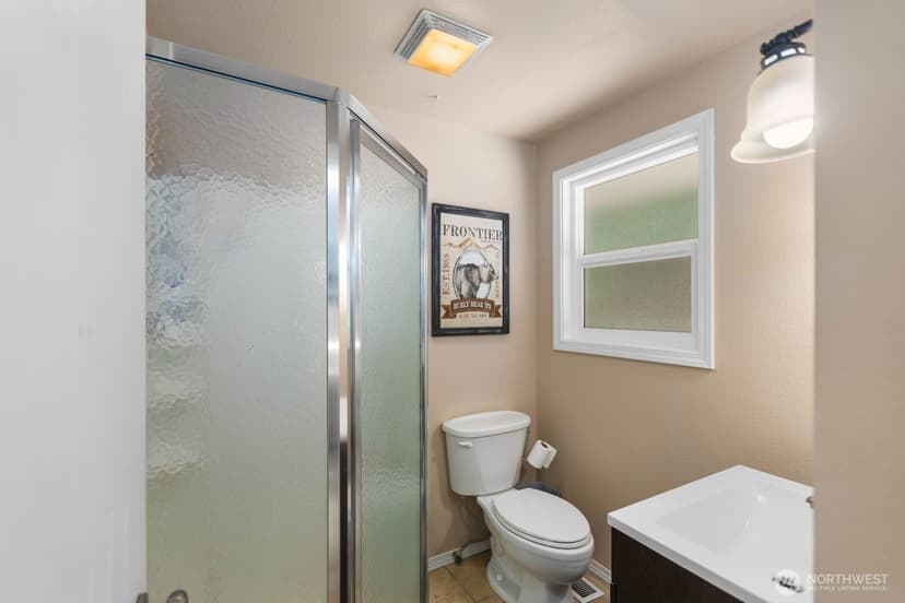 Property photo for 10301 NE 136th Place, Kirkland photo 29